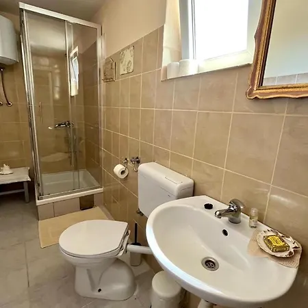 Klara בית הארחה אוליב